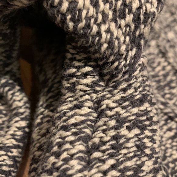 🌟HostPick🌟NWT Men’s Roots Cable Knit Sweater - size S - Picture 11 of 16